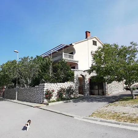 Guest house Sobe Apartma Galic 3*